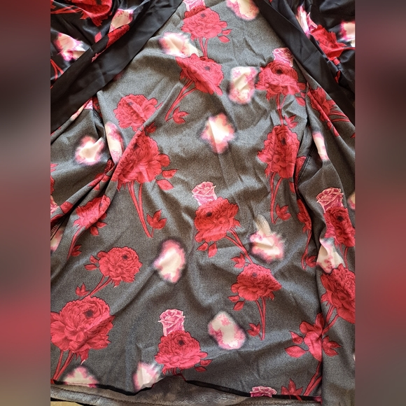 Red floral Night Robe - Picture 5 of 5